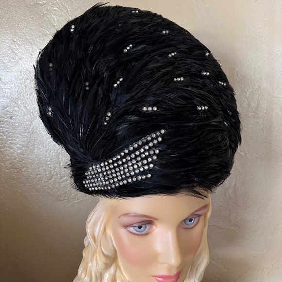 SUPERB 1970s\' NWT BLACK FEATHER HAT WITH RHINESTONE TRIM main image 4